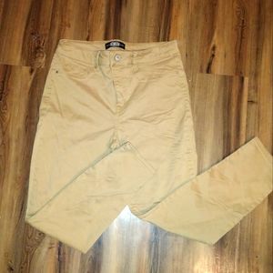 Size 11/30 junior's rewash kahki pants